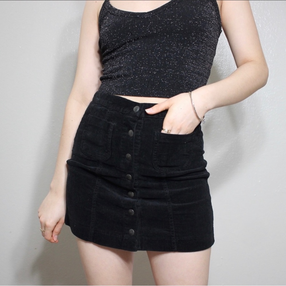 Black button-down Corduroy Brandy Melville Skirt🖤